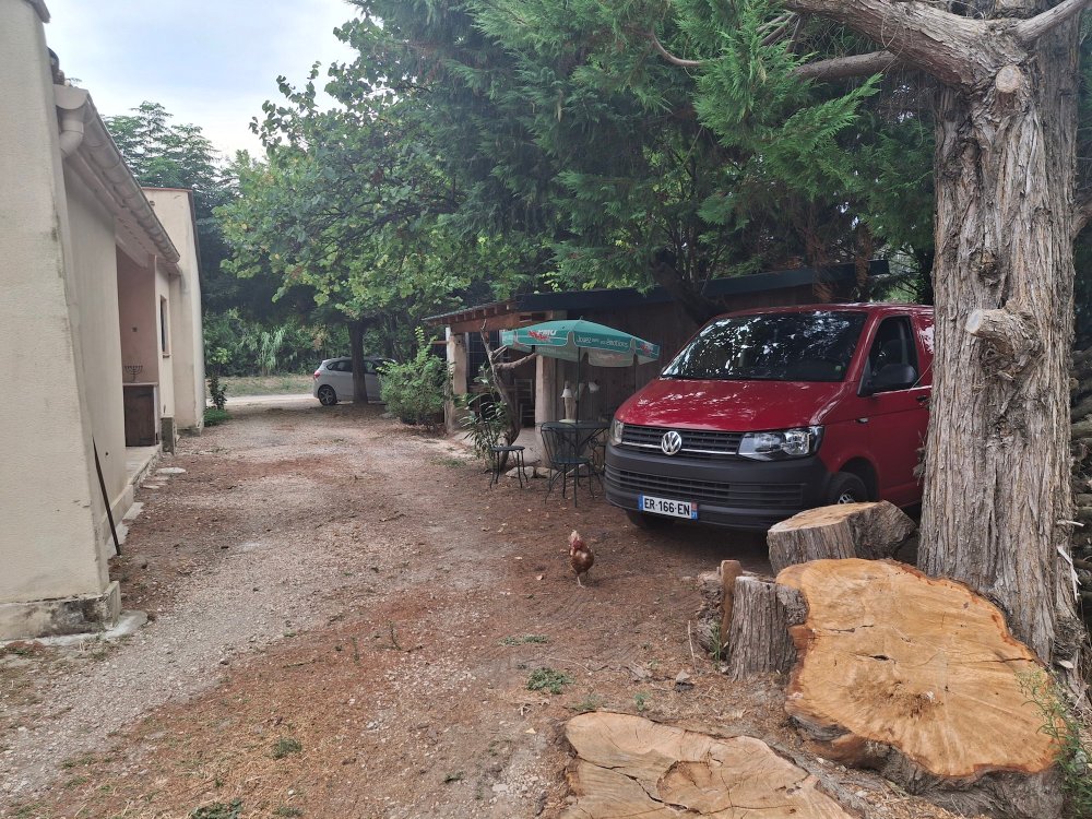 Aire camping-car  Vallabrgues (30300) - Photo 2